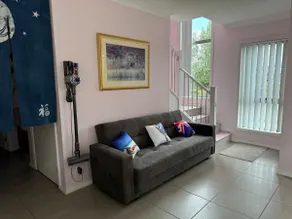 5 beds + sofabed+3 showers Entire house (No Party) - Image 5