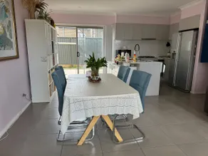 5 beds + sofabed+3 showers Entire house (No Party) - Image 3
