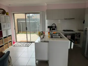 5 beds + sofabed+3 showers Entire house (No Party) - Image 2