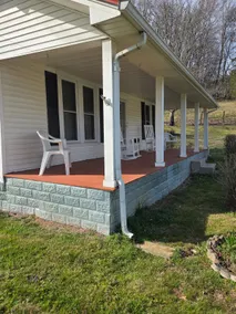 Near I-65-Quiet Escape at Indian Creek Farmhouse - Image 4