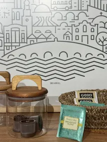NEW 2BR + 1 Apartment | Free Parking & FAST Wi-Fi - Image 3