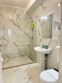 FLH - Luxury Apartment 4 - Image 3
