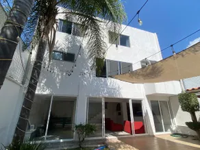 Spacious and beautiful house - Image 2