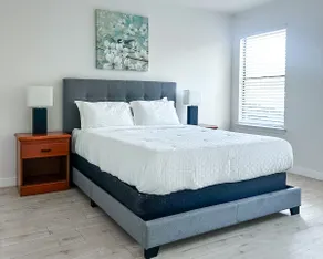 Modern Retreat Near Downtown Round Rock - Image 3