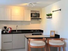 Modern and Warm Apartment in the Center - Image 5