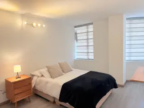 Modern and Warm Apartment in the Center - Image 3