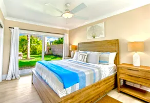 Premier pool home/ strolling distance to beach - Image 5