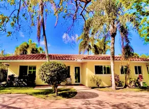Premier pool home/ strolling distance to beach - Image 2