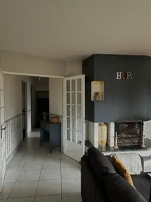 Warm and bright accommodation with parking - Image 4