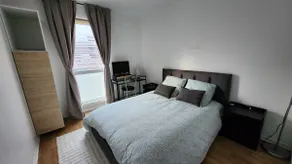 Modern comfort 2-bedroom with terrace and parking, Rueil - Image 2