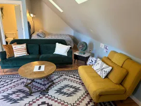 Bluebird Day - Pine Hideaway, Cozy studio retreat! - Image 3