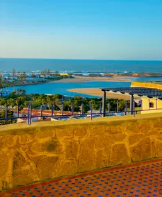 The terrace overlooking the sea, only families - Image 2