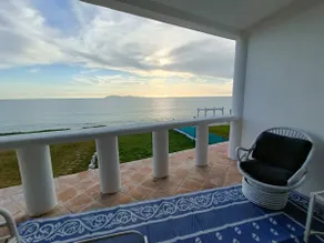 Oceanview apartment (no children under 12) - Image 2