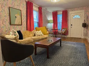 Entire pet/family friendly house, walk to it all! - Image 5