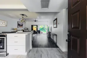 Modern Waterway 2BR w/Parking & Wifi in Palm Aire - Image 5