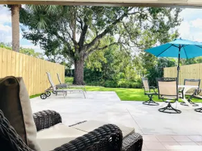 Modern Waterway 2BR w/Parking & Wifi in Palm Aire - Image 2