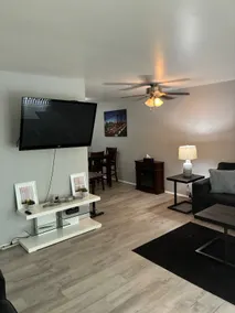 4 bedroom, full basement near the husky refinery! - Image 3