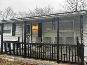 Cozy 3 bedroom home Close to the husky refinery! - Image 2