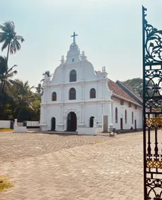 Colonial charm near historic Fort Kochi - Image 2