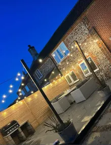 Charming cottage beach stay - Image 2