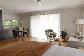 Saltbush Retreat - Image 4