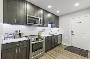 Private Apt found in DC Suburbs. - Image 4