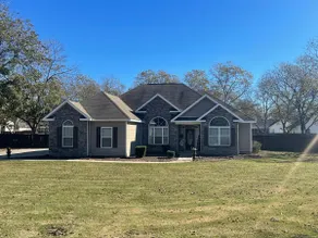 Bright & cozy 3 bedroom home - Image 2