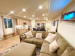 Brand new! 25m from ski! Close Mountain View! - Image 4
