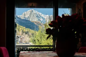 [Montblanc] Elegant Apartment with Mountain View - Image 3