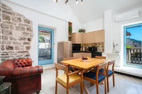 Villa Maris – Hvar’s Elegant Historic Townhouse - Image 2