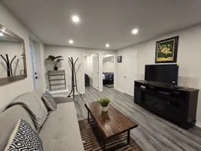 Cozy 2-BR Basement Apt near Wonderland&Vaugh.mills - Image 4