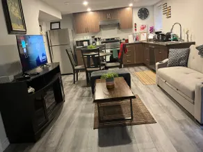 Cozy 2-BR Basement Apt near Wonderland&Vaugh.mills - Image 3