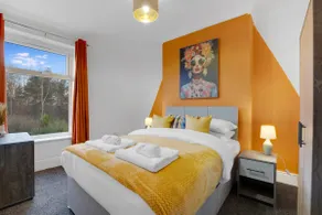 Perfect 4BR for Large Groups Sleeps 7 in Stanley - Image 3