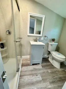 Serene Escape: Modern Comfort, Pets OK - Image 3