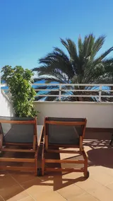 On the beach, with a large oceanfront terrace - Image 5