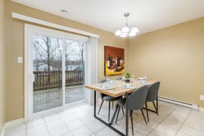 Great location Comfortable Spacious 3 Bedroom Hme - Image 3