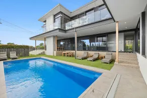 Esplanade Ultimate Luxury Pool & Ocean Views - Image 4