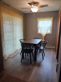 Hot tub/ 2 bedroom 1 bath/ whole house/king bed - Image 3