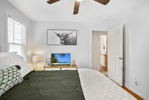 Cozy Stay at Home in Orchard Park - Image 4