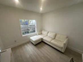 Stylish 1-Bedroom Apartment in Unbeatable Location - Image 2