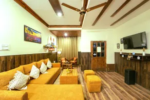 Swiss Cottage - 4 BHK with Garden | Parking | Wifi - Image 5