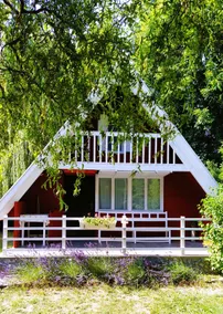 Lakefront cottage - Image 4