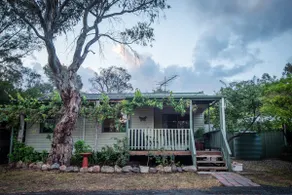 Woongarra Cottage. Peaceful bush setting. Off-Grid - Image 2