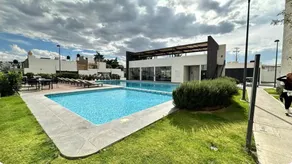 Sophisticated, swimming pool, play room, parking - Image 5