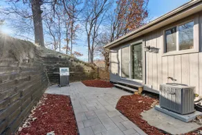 Cozy 3BD/2.5BA Home- Near Downtown Omaha and Zoo - Image 3