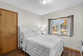 Cozy 3BD/2.5BA Home- Near Downtown Omaha and Zoo - Image 2