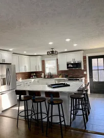 The Pool House - Image 4