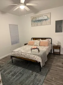 Modern2BR/2BA Home Near Downtown - Image 3