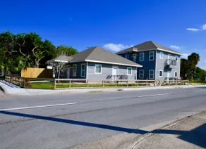 Modern2BR/2BA Home Near Downtown - Image 2