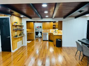 Lakeshore Hideaway - Image 3